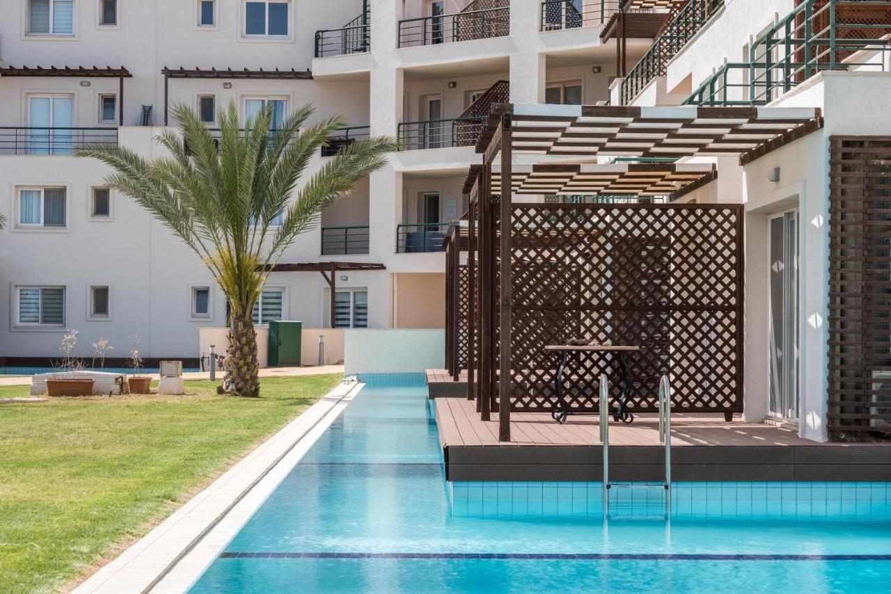 Thalassa Beach Family & Waterpark Resort Vokolidha ภายนอก รูปภาพ