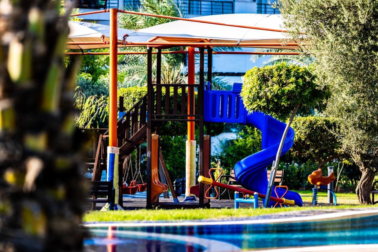 Thalassa Beach Family & Waterpark Resort Vokolidha ภายนอก รูปภาพ