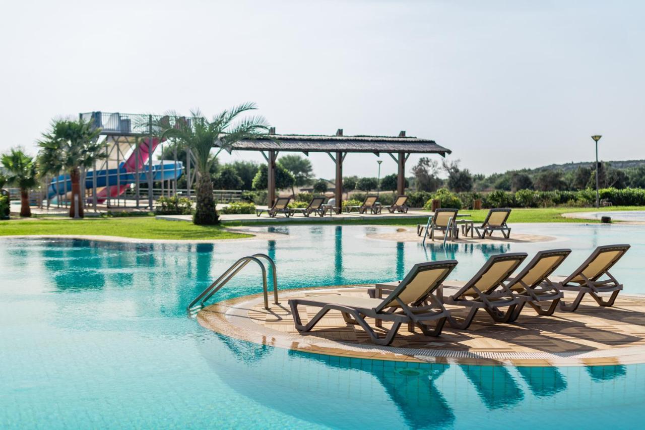Thalassa Beach Family & Waterpark Resort Vokolidha ภายนอก รูปภาพ