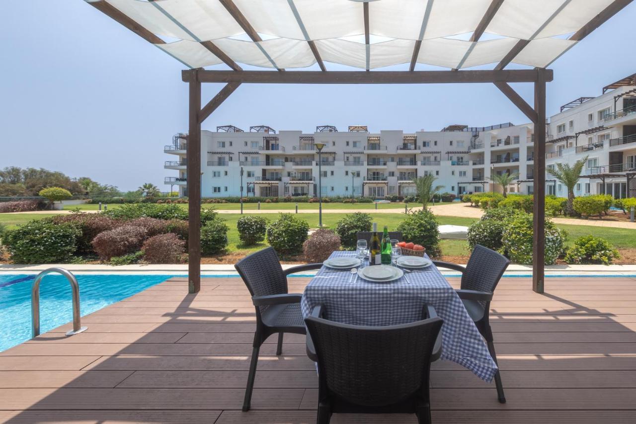 Thalassa Beach Family & Waterpark Resort Vokolidha ภายนอก รูปภาพ