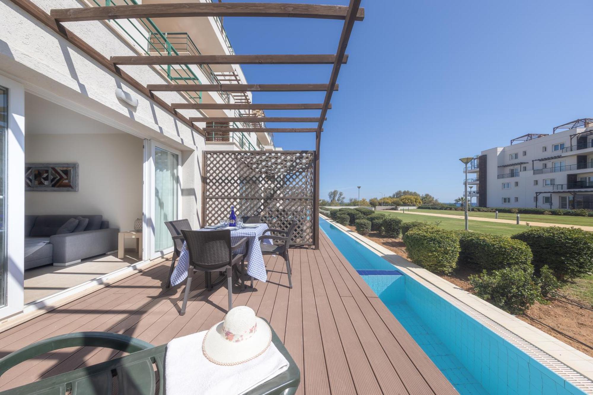 Thalassa Beach Family & Waterpark Resort Vokolidha ภายนอก รูปภาพ